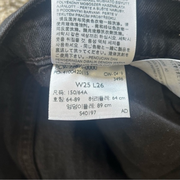 Levi’s Big E Premium Ribcage Crop Flare – High Waisted – Black – Size 25 - Picture 12 of 14